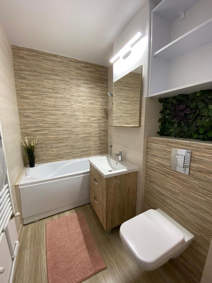 Grove Apartment Buzău Eksteriør bilde