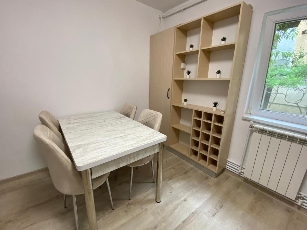 Grove Apartment Buzău Eksteriør bilde